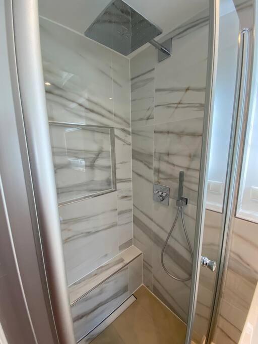 Luxury Apartment With Air Conditioning & Jaccuzzi Near Frankfurt Wiesbaden Хофхайм-ам-Таунус Экстерьер фото