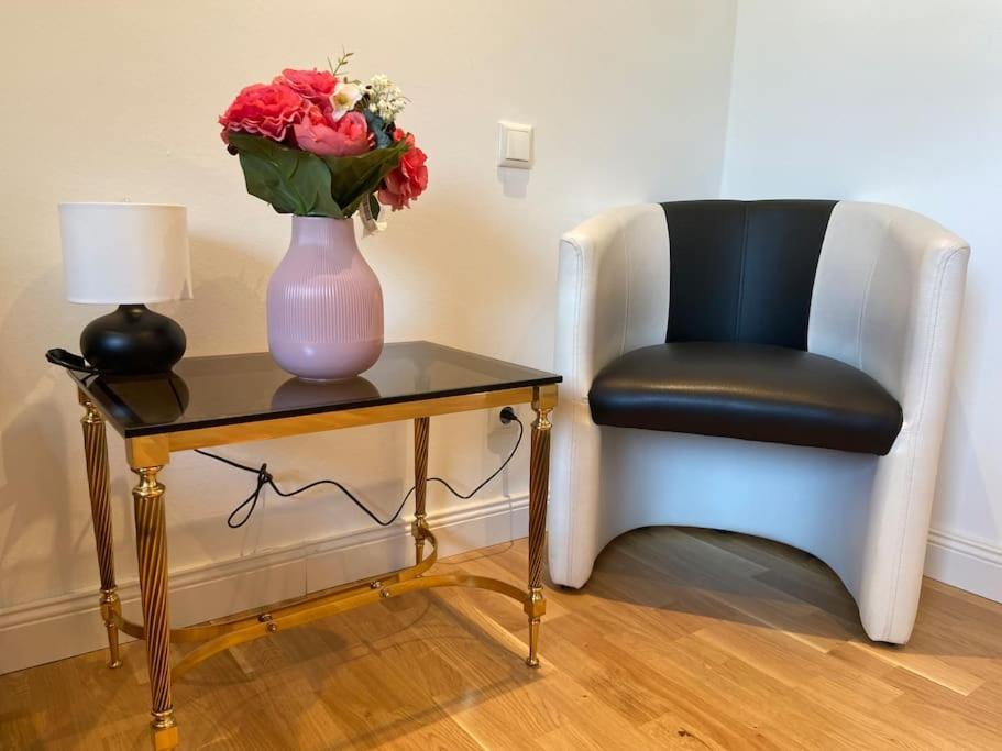 Luxury Apartment With Air Conditioning & Jaccuzzi Near Frankfurt Wiesbaden Хофхайм-ам-Таунус Экстерьер фото